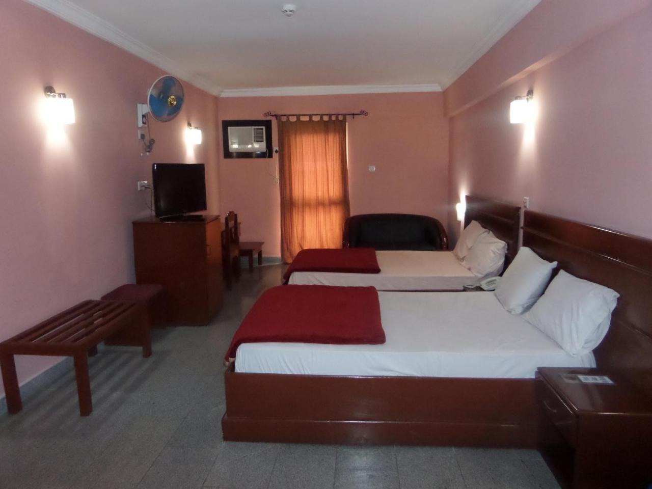Hotel Newcastle Lagos Kültér fotó